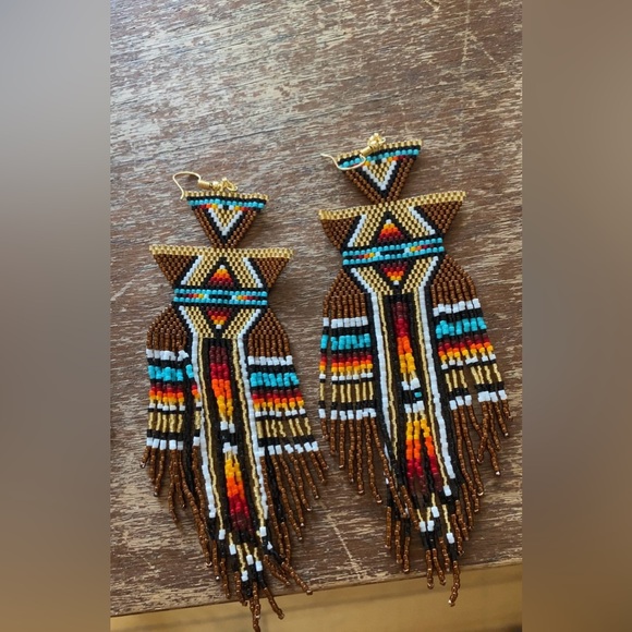 Hand beaded earrings - Picture 9 of 12